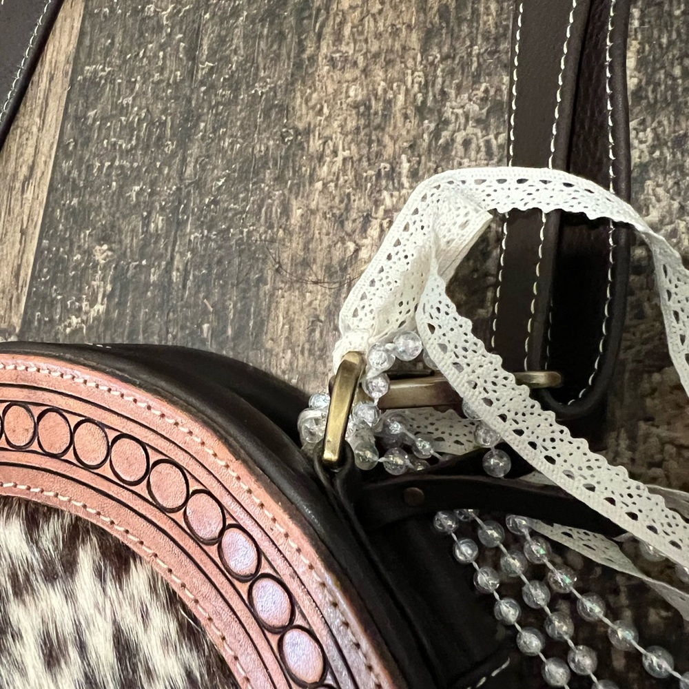 Round Cowhide Purse - Picture 3 of 4